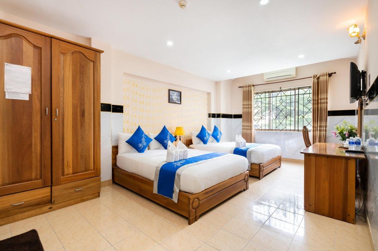 Khach San Hong Phat Ho Chi Minh City Exterior photo