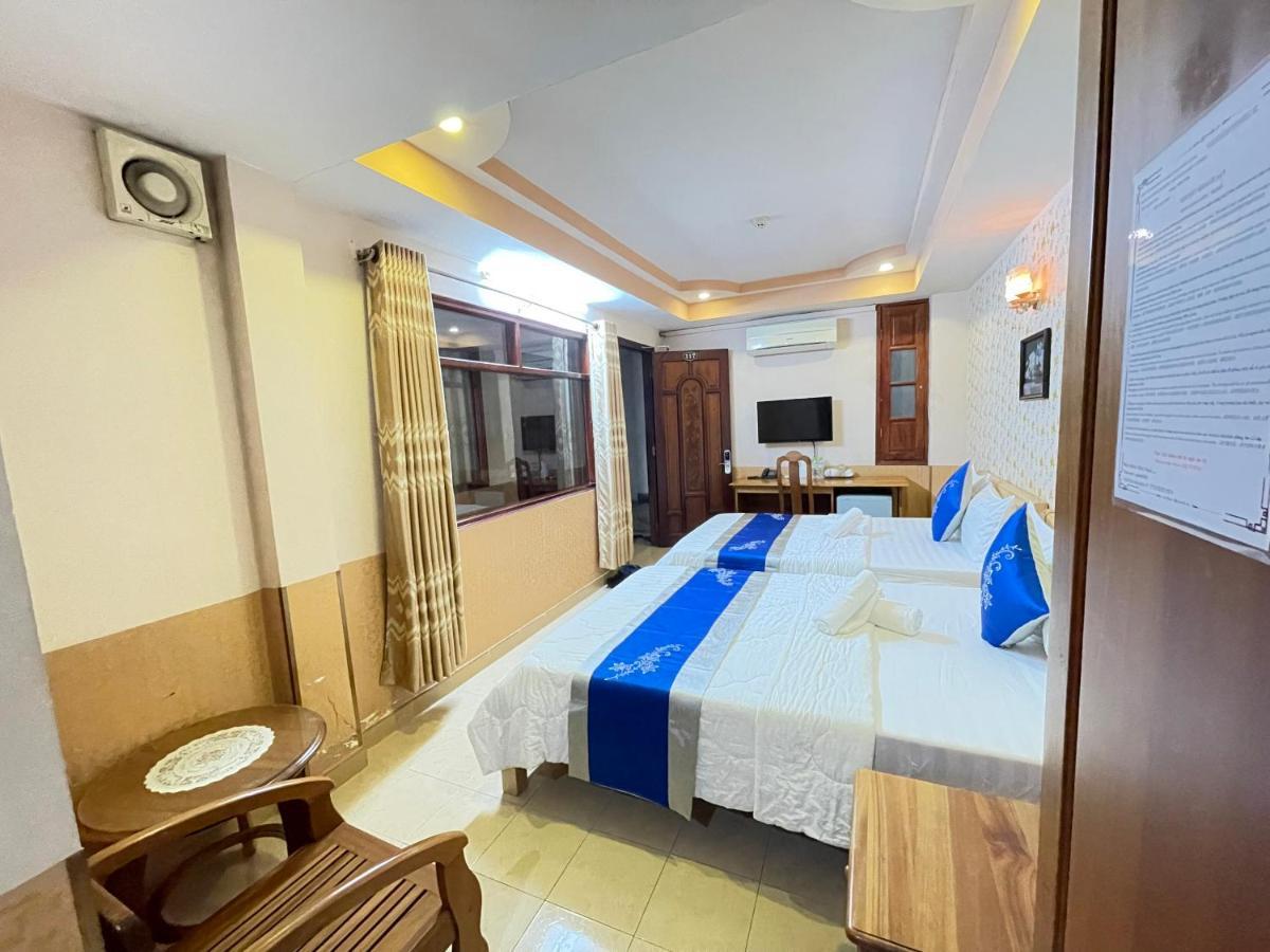 Khach San Hong Phat Ho Chi Minh City Exterior photo